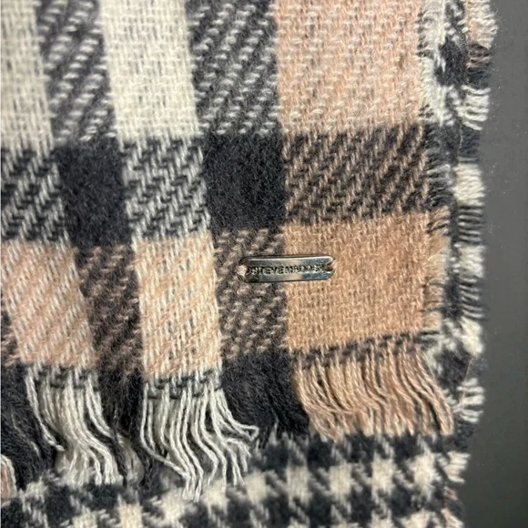 NWT Steve Madden Plaid Houndstooth Blush Double Sided Scarf - Picture 3 of 5